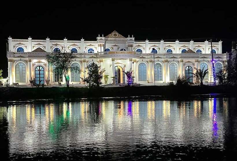 هتل Niagara Falls Bahawalpur