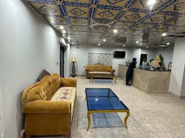 هتل Niagara Falls Bahawalpur