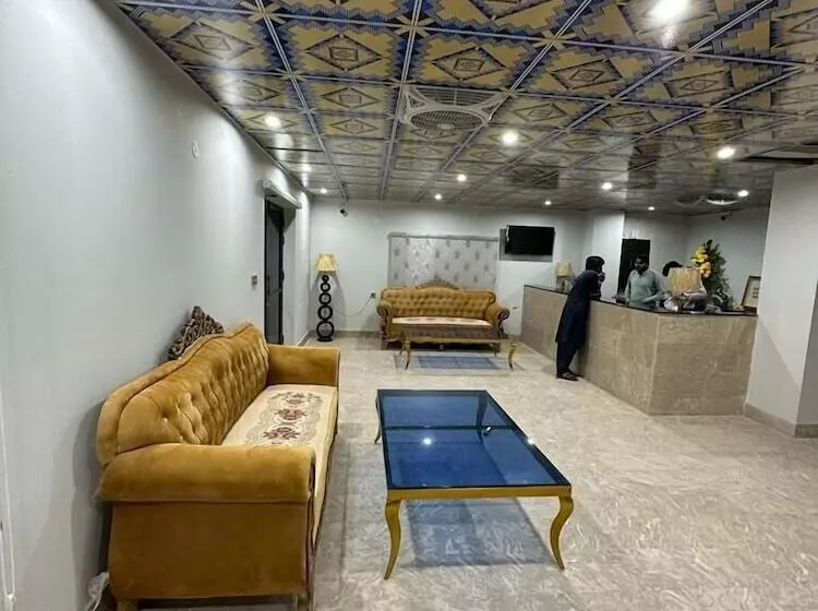 هتل Niagara Falls Bahawalpur