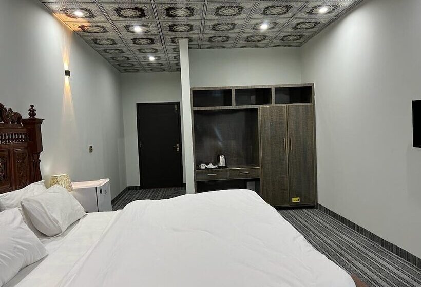 هتل Niagara Falls Bahawalpur