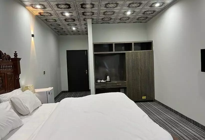 هتل Niagara Falls Bahawalpur