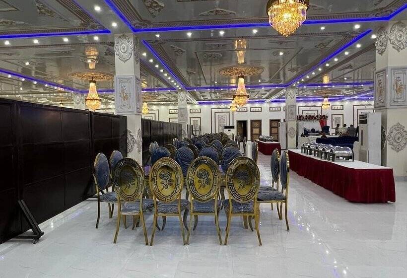 هتل Niagara Falls Bahawalpur