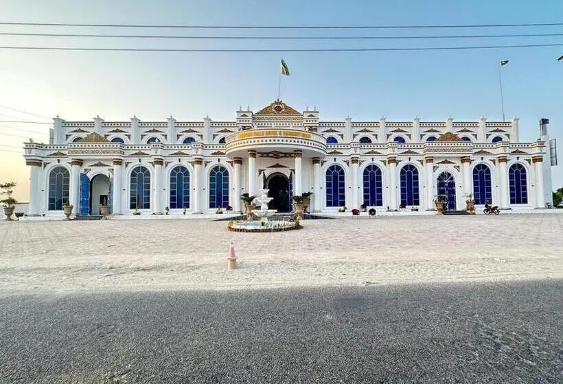 هتل Niagara Falls Bahawalpur