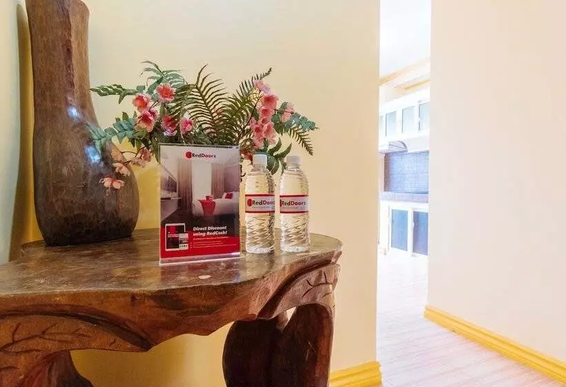 Hotelli Reddoorz Plus Near Strawberry Farm Baguio