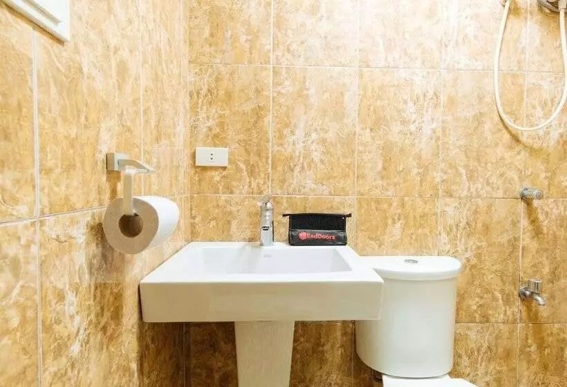 Hotelli Reddoorz Plus Near Strawberry Farm Baguio