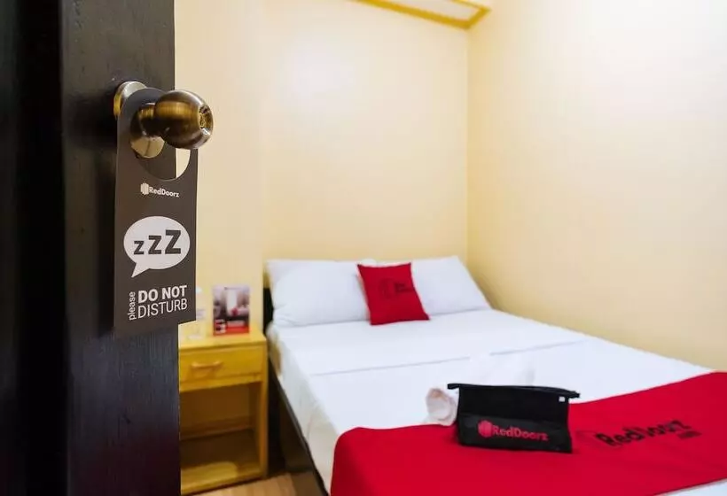 Hotelli Reddoorz Plus Near Strawberry Farm Baguio