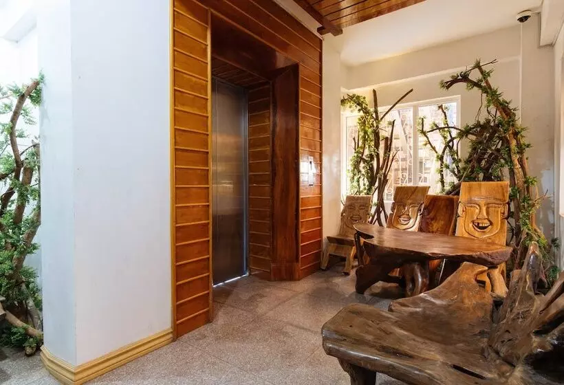 Hotelli Reddoorz Plus Near Strawberry Farm Baguio