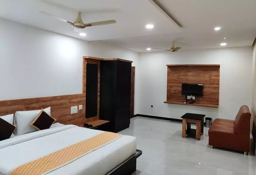 Hotelli Sadanand's Highway Inn