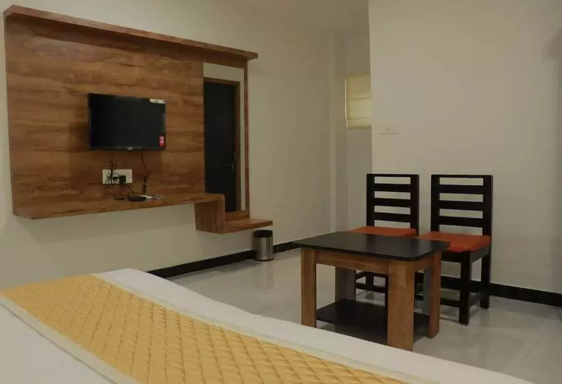 Hotelli Sadanand's Highway Inn