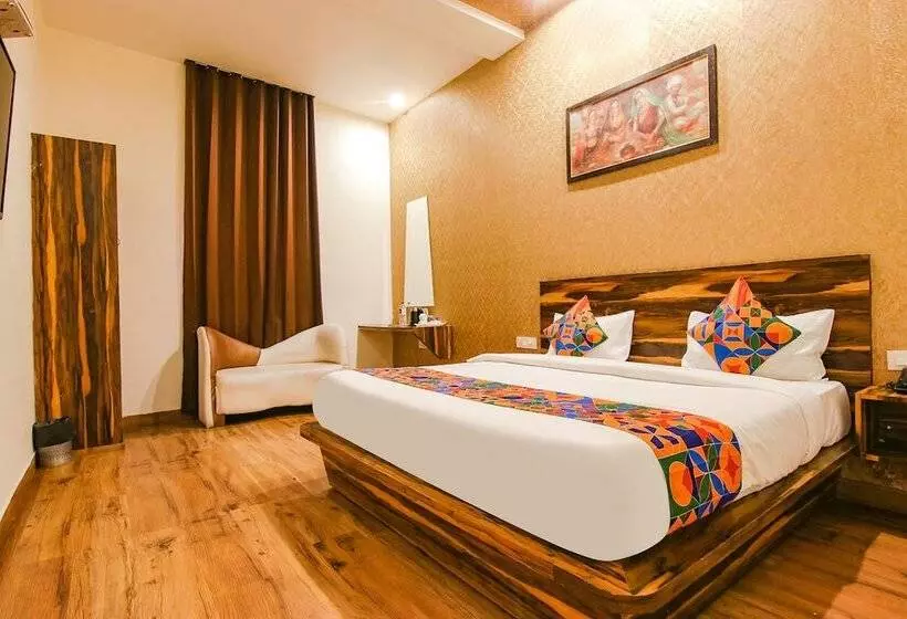 Fabhotel Sallow Grand