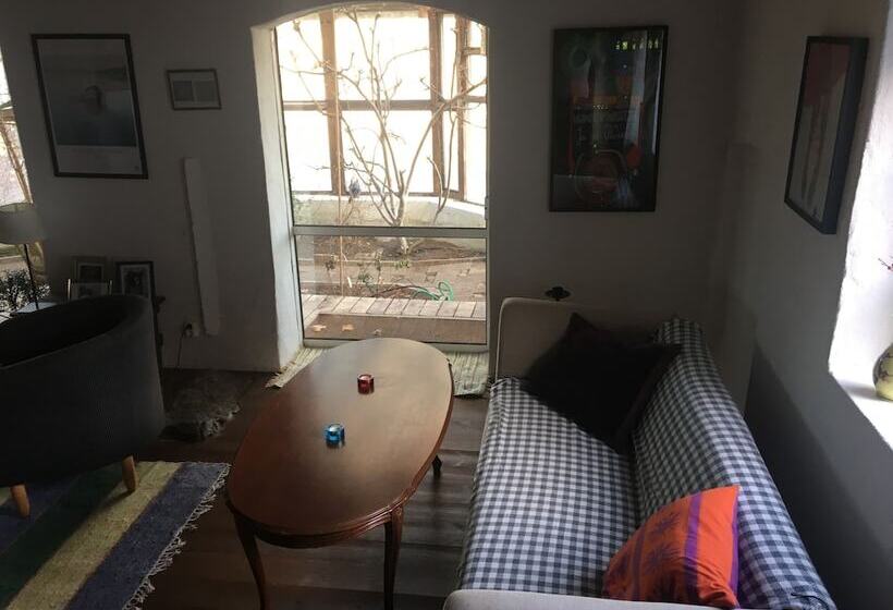 Körsbärsgården Bed & Breakfast