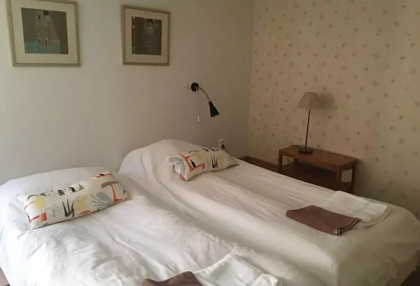 Körsbärsgården Bed & Breakfast