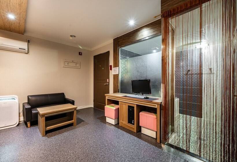 Motel Gimhae Jangyu Vibe