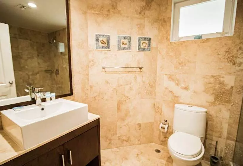 اقامتگاه Oceania 452