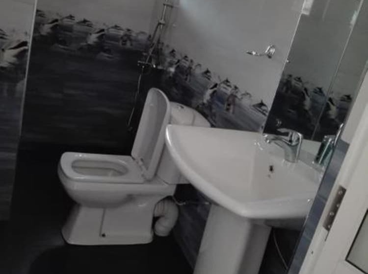 Pensão Shadow Inn Guest House Ella