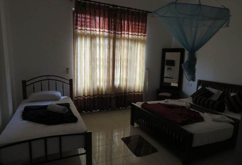 Pensão Shadow Inn Guest House Ella