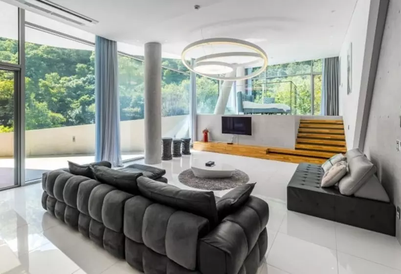 ペンション Hongcheon U Retreat Pool Villa