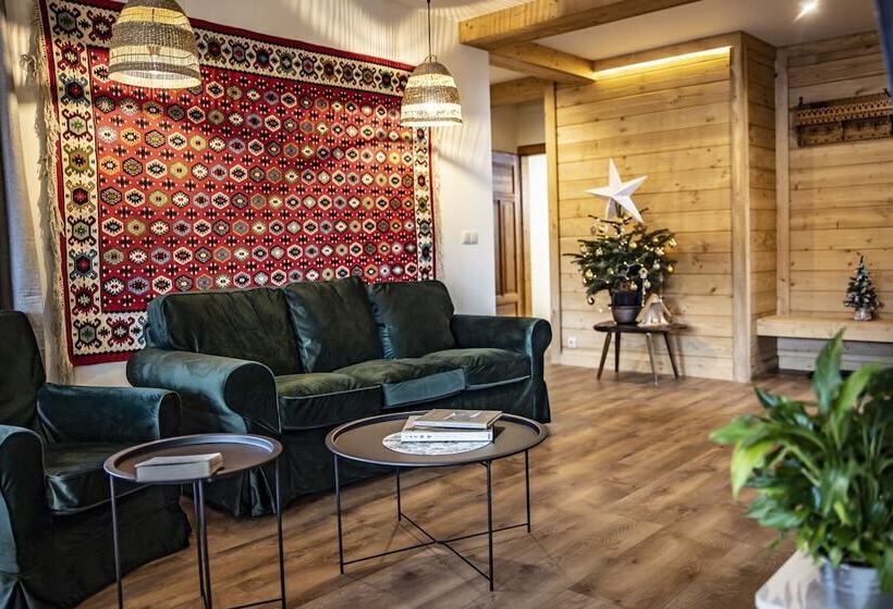 پانسیون Willa Leluja