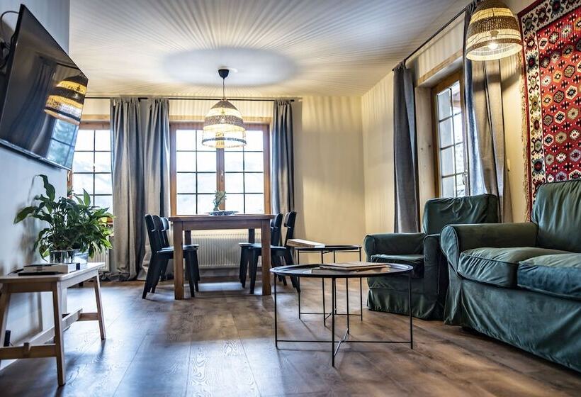 پانسیون Willa Leluja