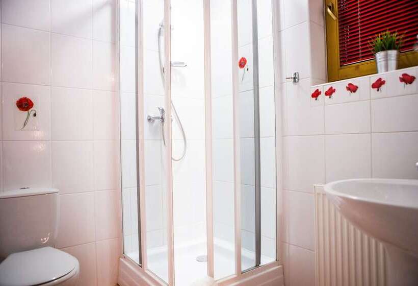 پانسیون Willa Leluja