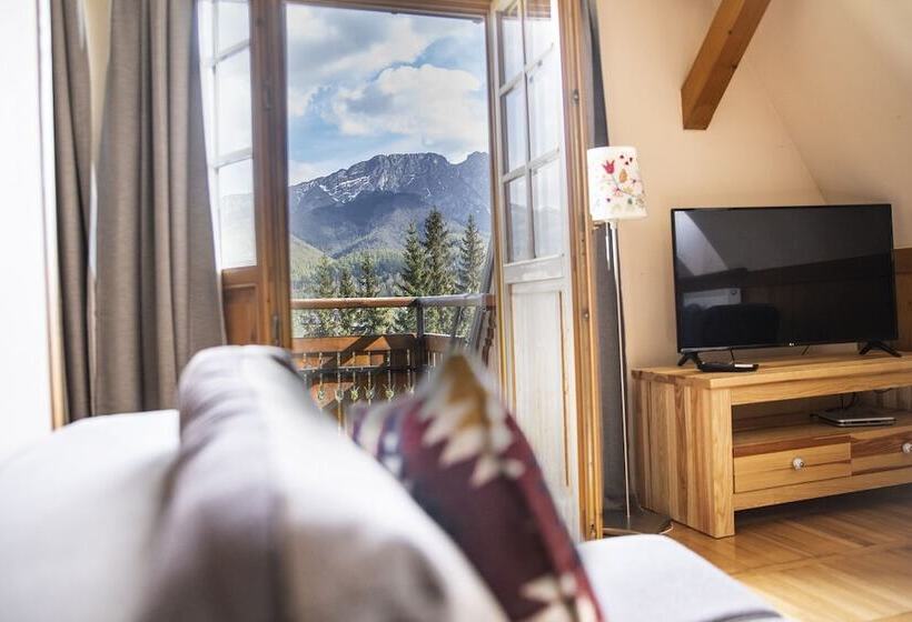 پانسیون Willa Leluja