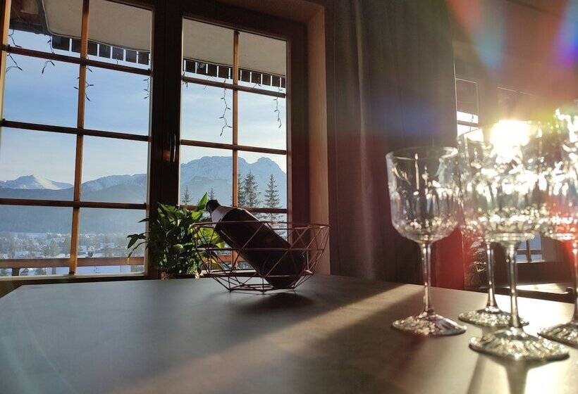 پانسیون Willa Leluja