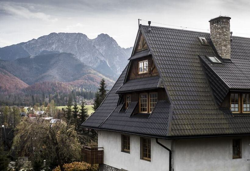 پانسیون Willa Leluja