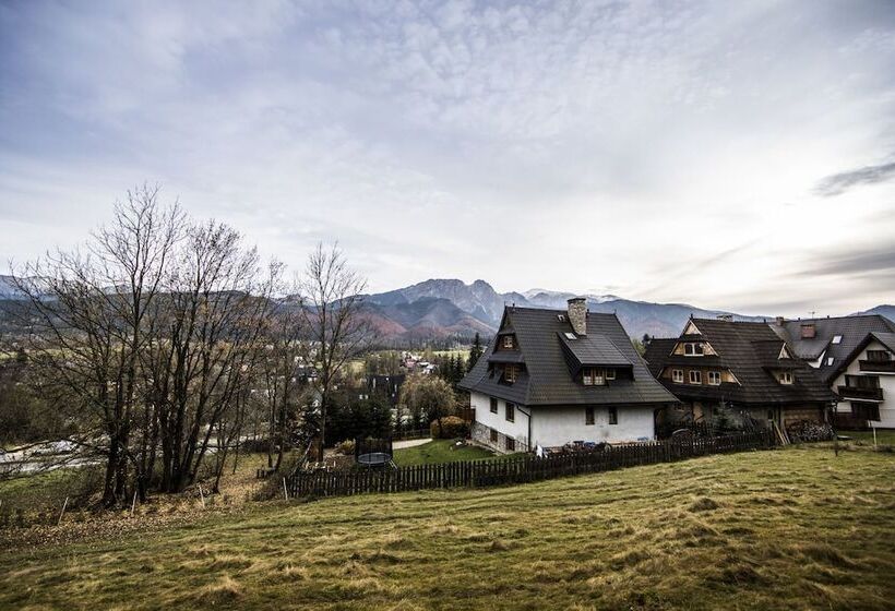 پانسیون Willa Leluja