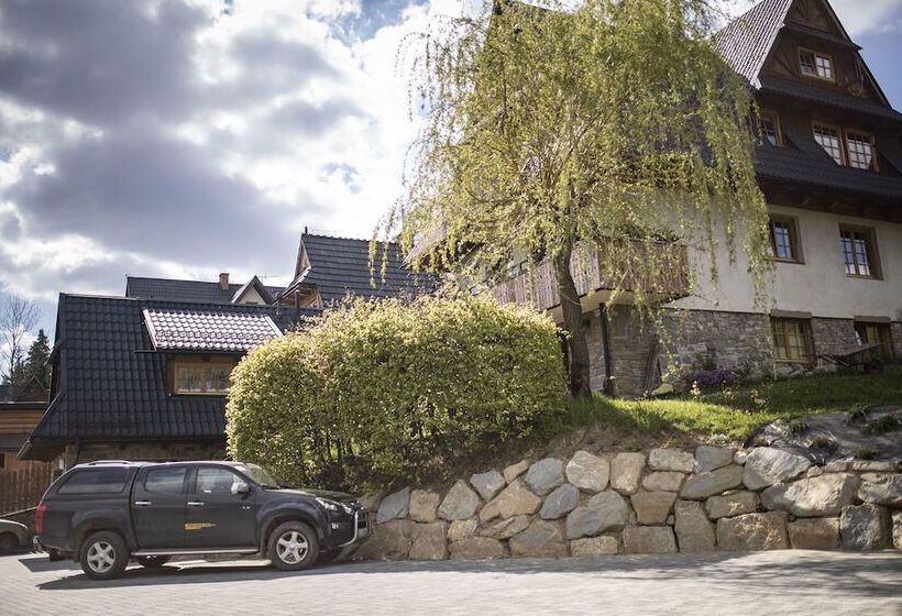 پانسیون Willa Leluja