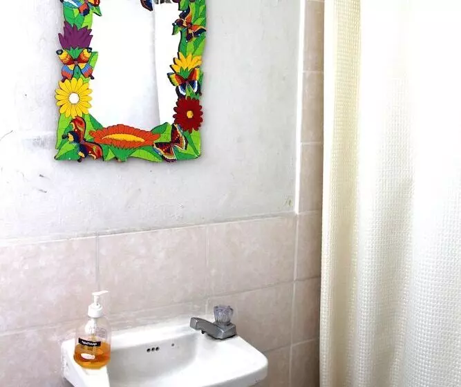 ペンション Ximenas Guest House