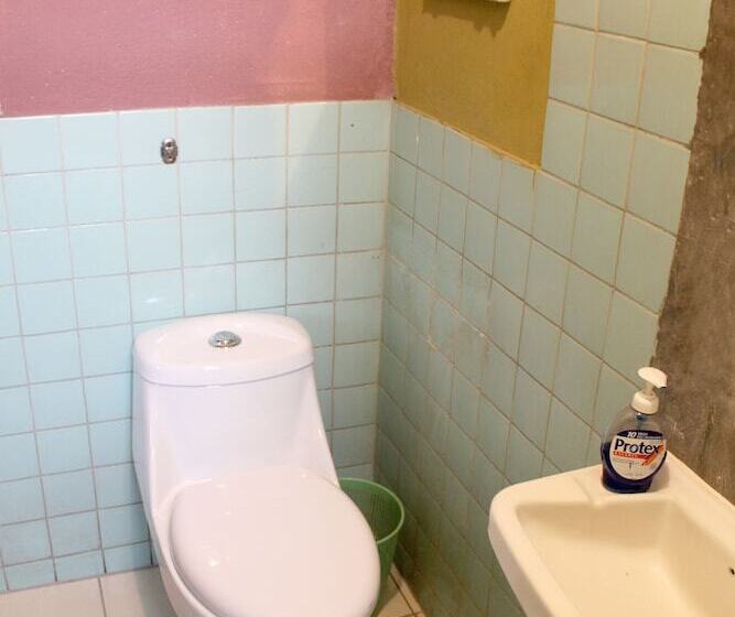 פנסיון Ximenas Guest House