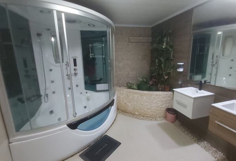 A Touch Of Pink Secret Garden Resort