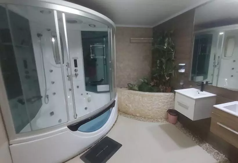 A Touch Of Pink Secret Garden Resort