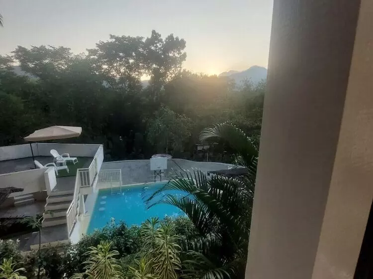 A Touch Of Pink Secret Garden Resort