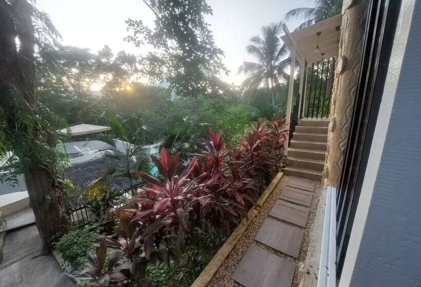 A Touch Of Pink Secret Garden Resort