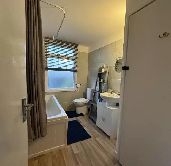 Aamiaismajoitus (B&B) Fort Cresent Sea View Apartment