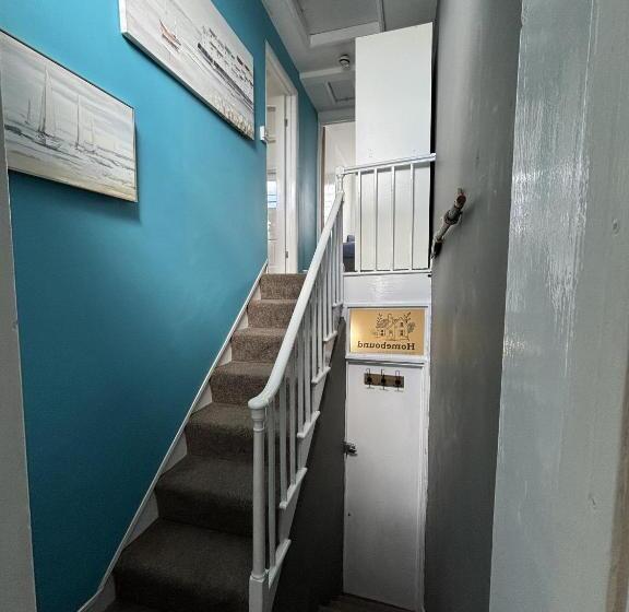 צימר Fort Cresent Sea View Apartment