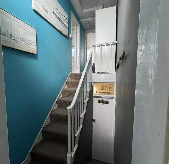 Aamiaismajoitus (B&B) Fort Cresent Sea View Apartment