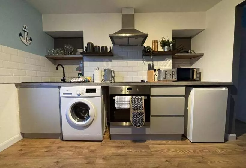 Aamiaismajoitus (B&B) Fort Cresent Sea View Apartment