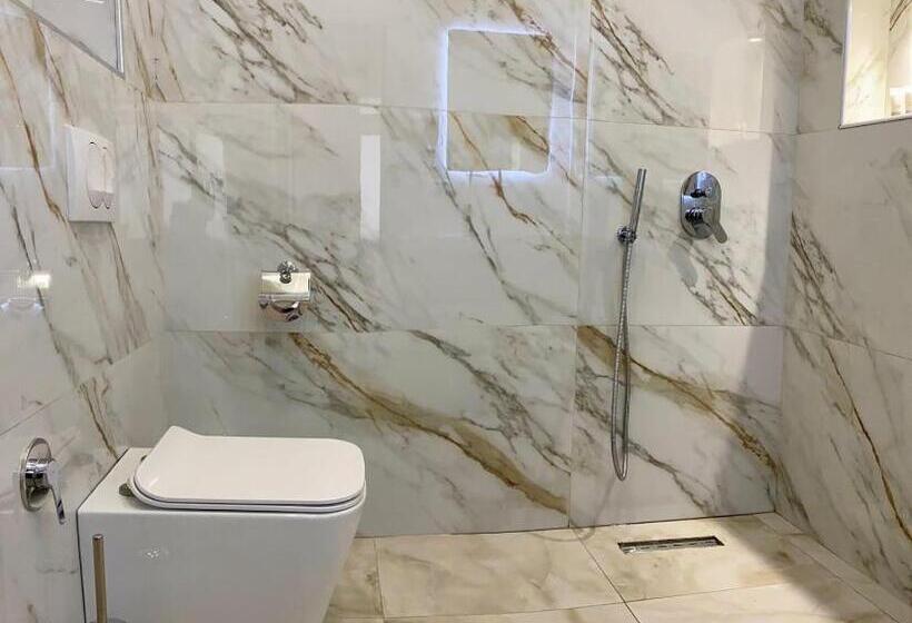 Troy Aparthotel Durres