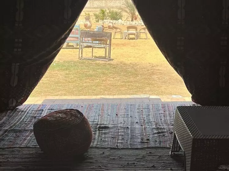 تختخواب و صبحانه Camp Pyramids View