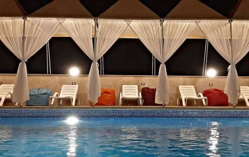تختخواب و صبحانه Camp Pyramids View