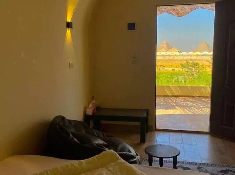 تختخواب و صبحانه Camp Pyramids View