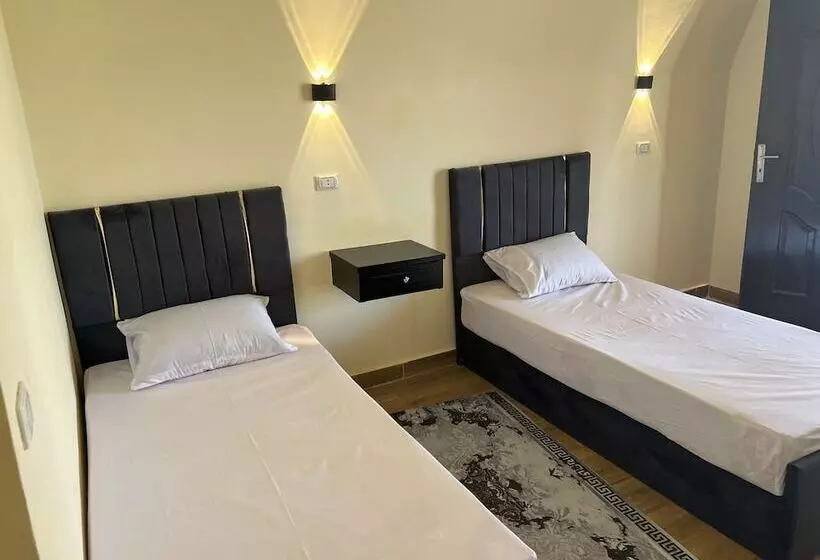 تختخواب و صبحانه Camp Pyramids View