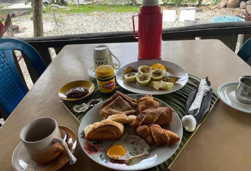 تختخواب و صبحانه Salama Eco Lodge And Hostel