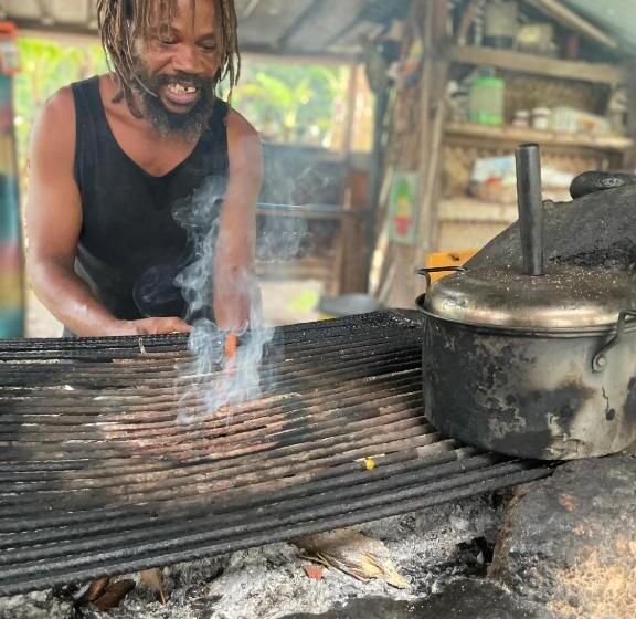 تختخواب و صبحانه Salama Eco Lodge And Hostel