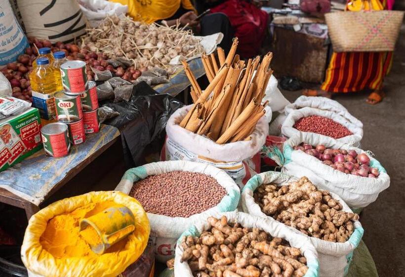 تختخواب و صبحانه Salama Eco Lodge And Hostel