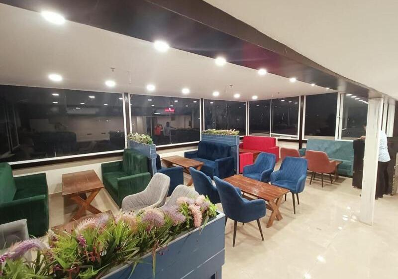 ホテル Amritara Kirpa