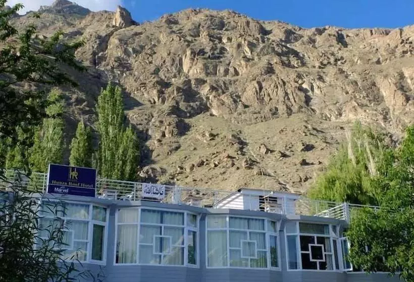 هتل Hunza Roof
