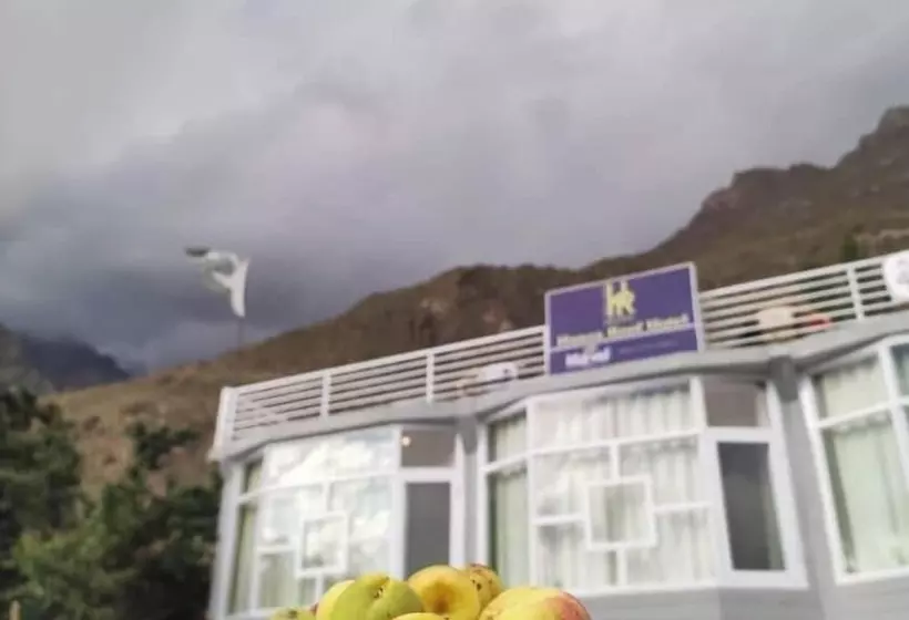 هتل Hunza Roof